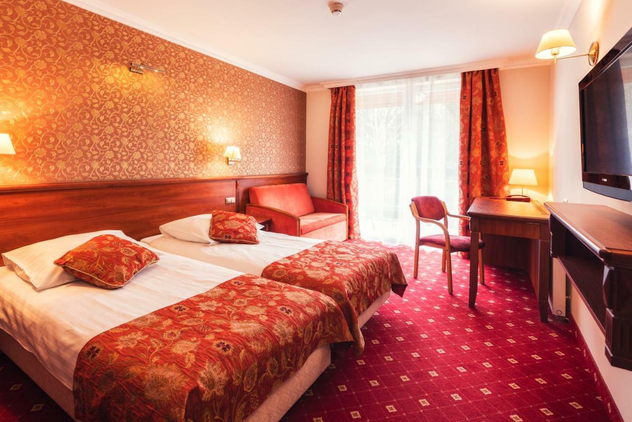 Hotel Albatros Serwy Ngoại thất bức ảnh