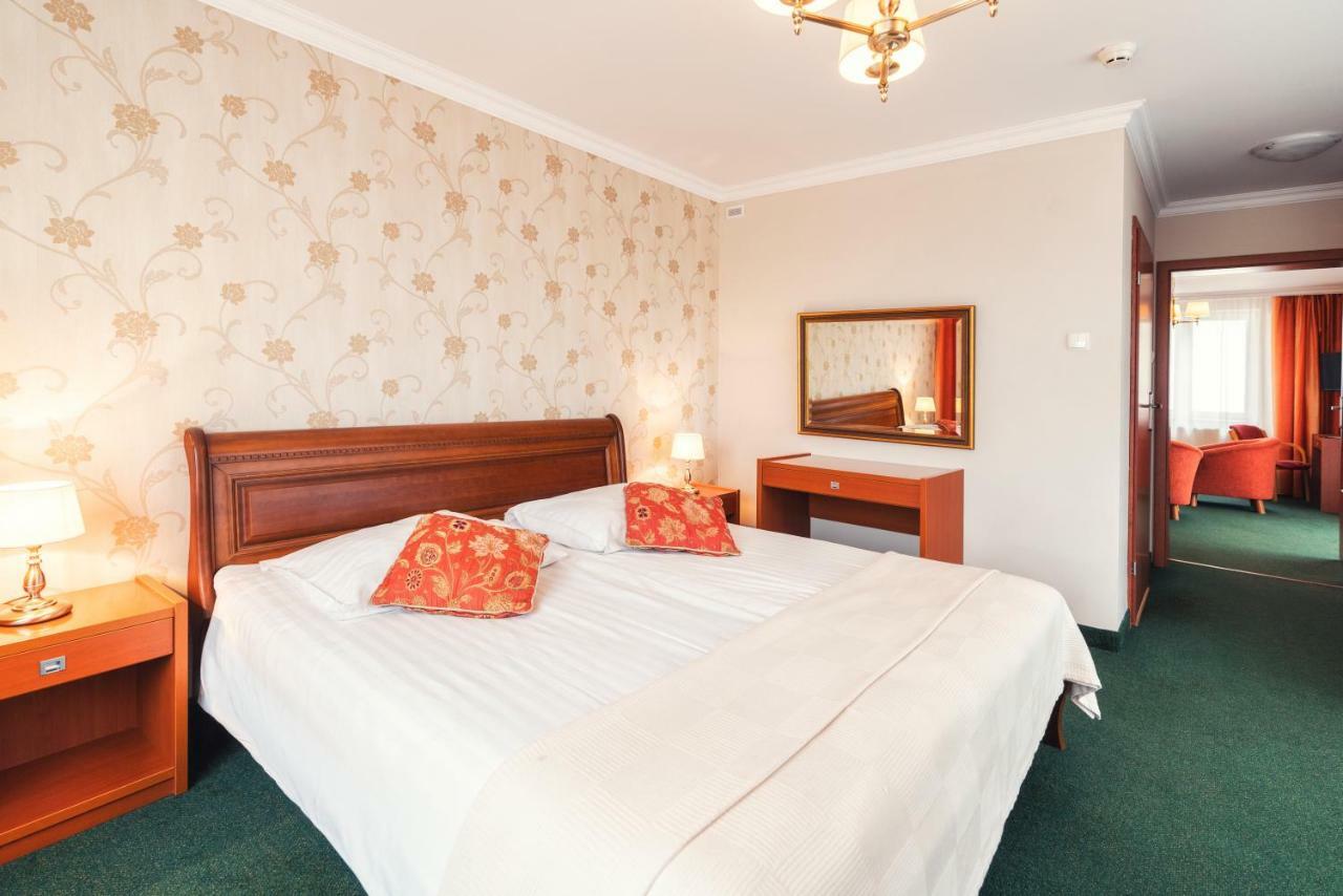 Hotel Albatros Serwy Ngoại thất bức ảnh
